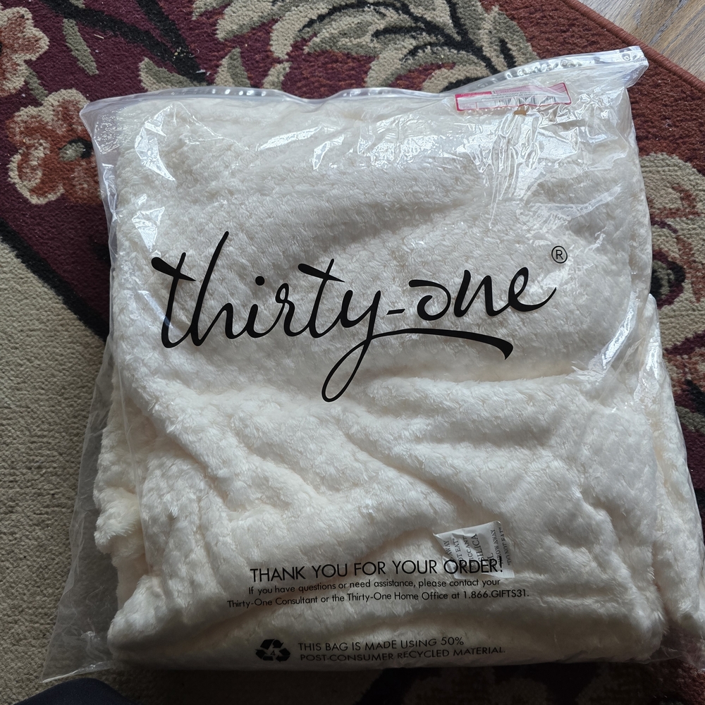 Thirty-One Cream Blanket